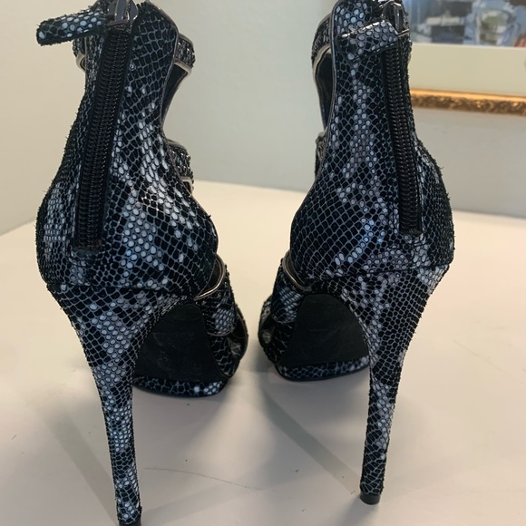 Bcbgmaxazria High Heels - Picture 3 of 7